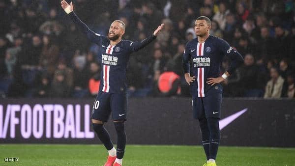 A “fiery” banner from Saint Germain supporters against Neymar, Mbappe, and Silva