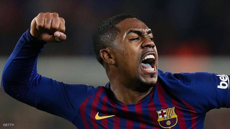 Corona: The former Barcelona star receives an award