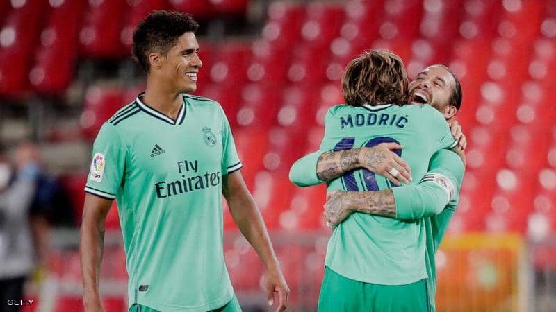 Real Madrid escapes from the trap of Granada … and touches the title of La Liga