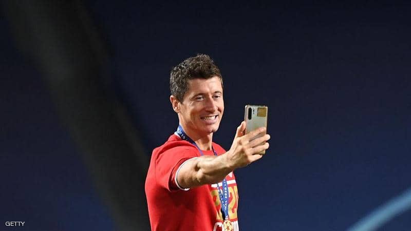 Lewandowski sits on the throne of the German players