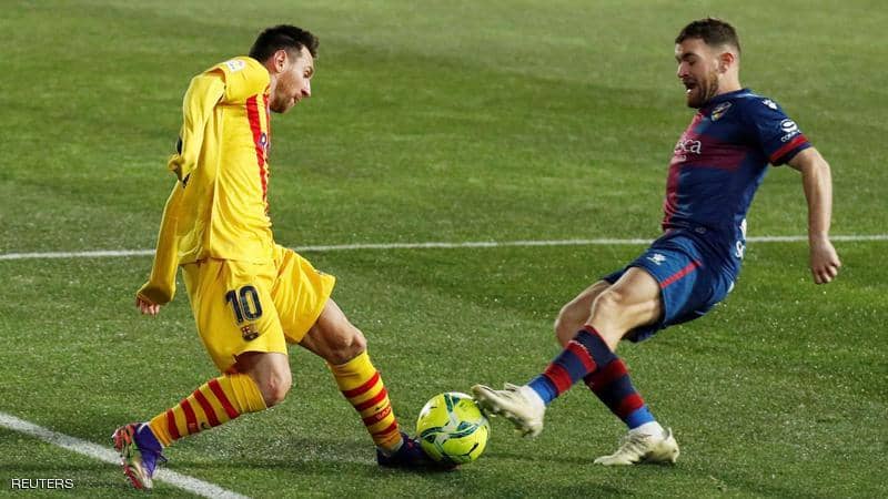 Barcelona overtake Huesca hard-won