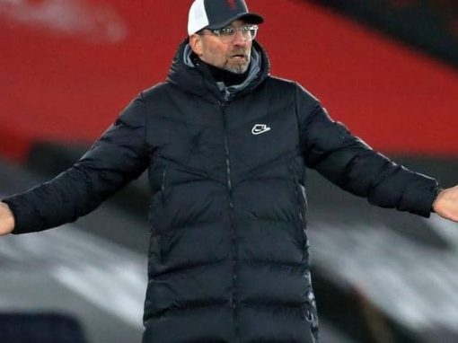 Klopp is “very angry” after the defeat … and makes fun of Manchester United