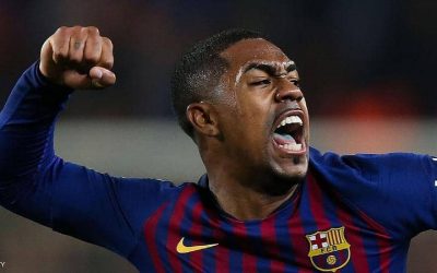Corona: The former Barcelona star receives an award