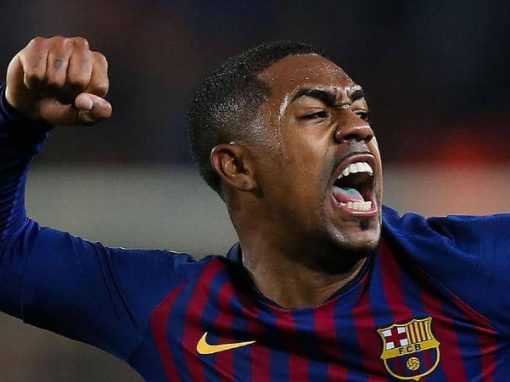 Corona: The former Barcelona star receives an award