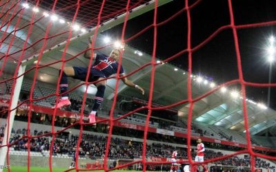 Mbappe leads Saint-Germain to victory over Nimes and top of the league