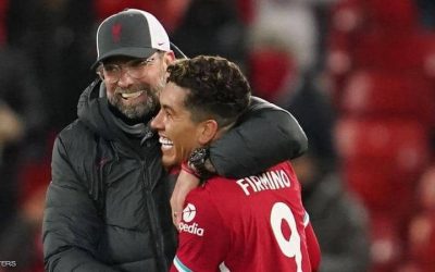 Liverpool is alone in the lead after a late victory over Tottenham