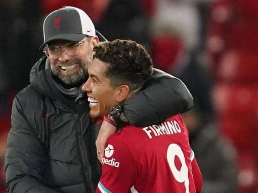 Liverpool is alone in the lead after a late victory over Tottenham