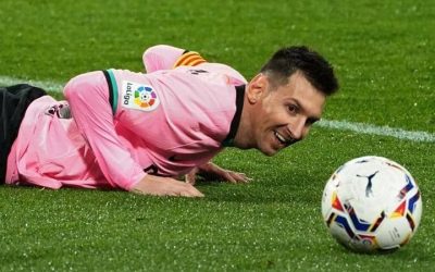 644 goals .. Messi breaks Pele’s record with one team