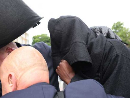 Zuma “covering his face” attend the British court to decide on the “cat video”