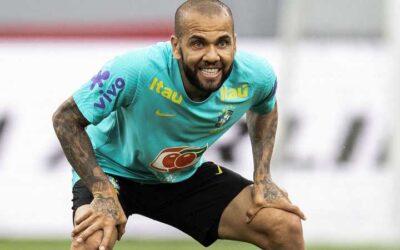 Alves announces departure from Barcelona