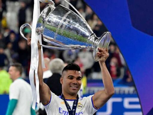 Casemiro sticks to Manchester United